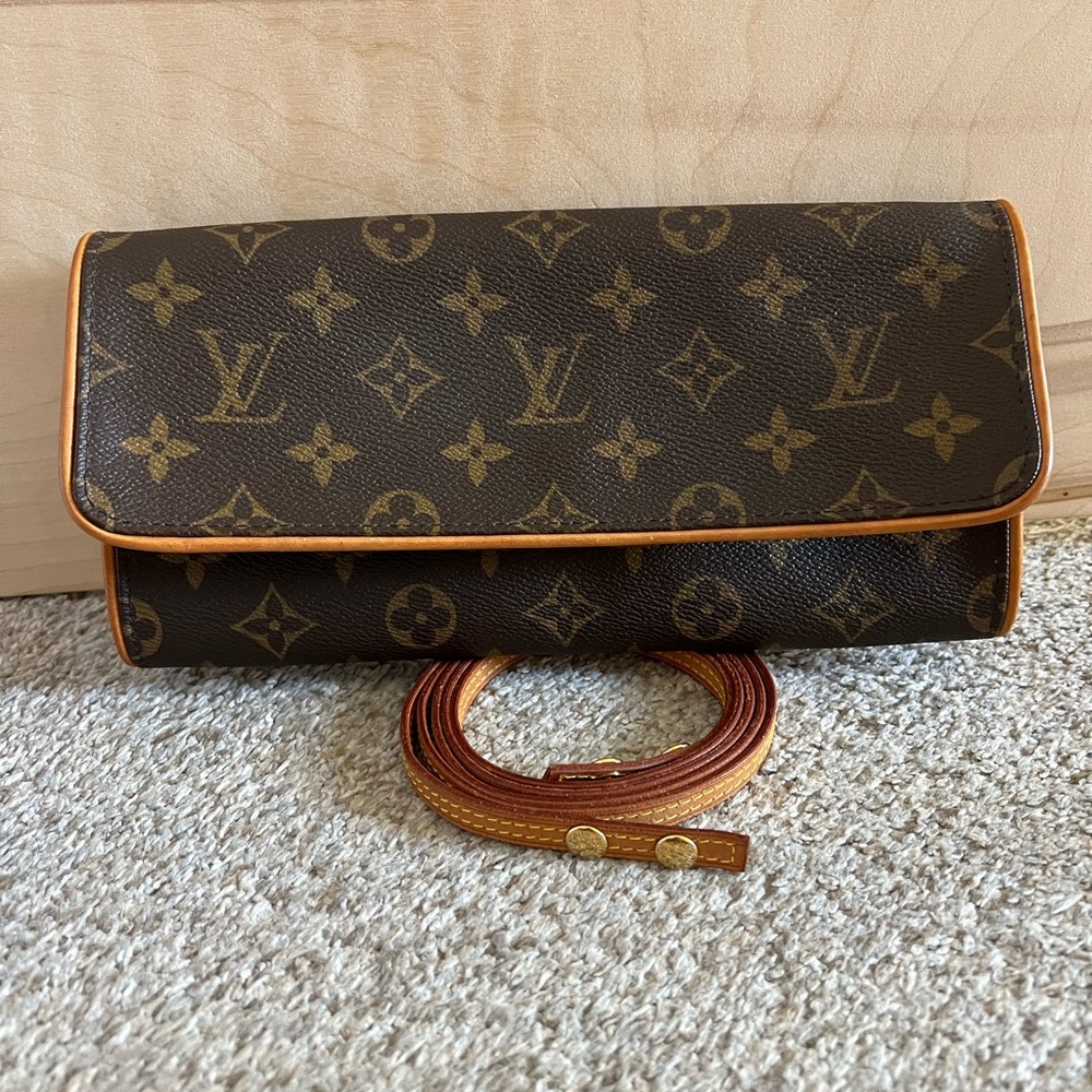 Louis Vuitton Pochette Twin GM Monogram Canvas Convertible Clutch